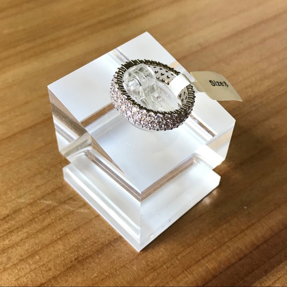 🎉🎉🎉HOST PICK🎉🎉🎊Pave Eternity Band Ring - Picture 4 of 7